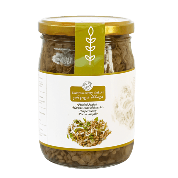Gruzínské nakládané květy klokoče v průhledné sklenici s etiketou a zlatým víčkem, produkt z Gruzie