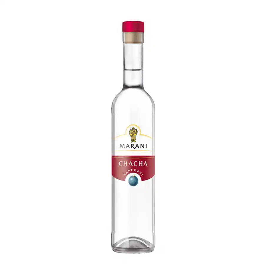 Marani ČAČA Saperavi Classic 40% – 0,5 l Gruzínská klasická stříbrná čača z hroznu odrůdy Saperavi je tradiční pálenka známá také jako gruzínská vodka. Tento hroznový destilát se vyrábí ze zbytků hroznů po lisování gruzínského vína, což mu dodává jedinečnou a bohatou chuť. Čača je symbolem gruzínského pohostinství a tradice, ideální pro slavnostní příležitosti nebo jako výjimečný dárek. Gruzínská ČAČA Marani Saperavi Silver klasická v průhledné láhvi s červeným uzávěrem, tradiční destilát z Gruzie. Hroznovice z červeného hroznu Saperavi.